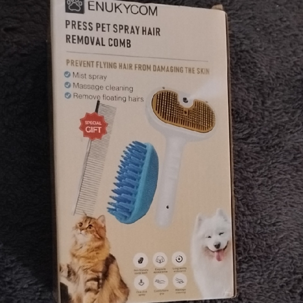 Pet Hair Removal Comb - White and Blue